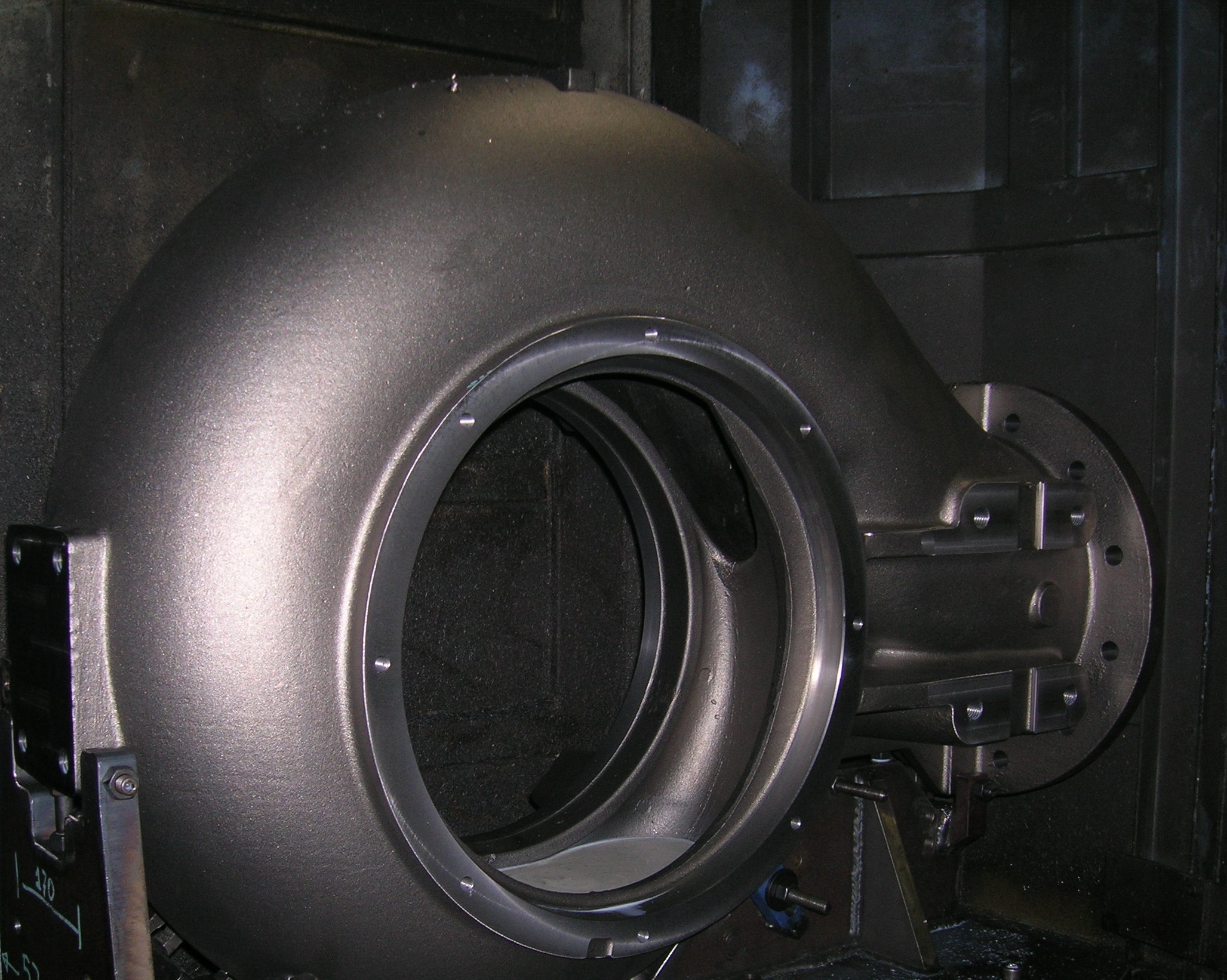 Lavorazione corpo pompa Qmec srl 